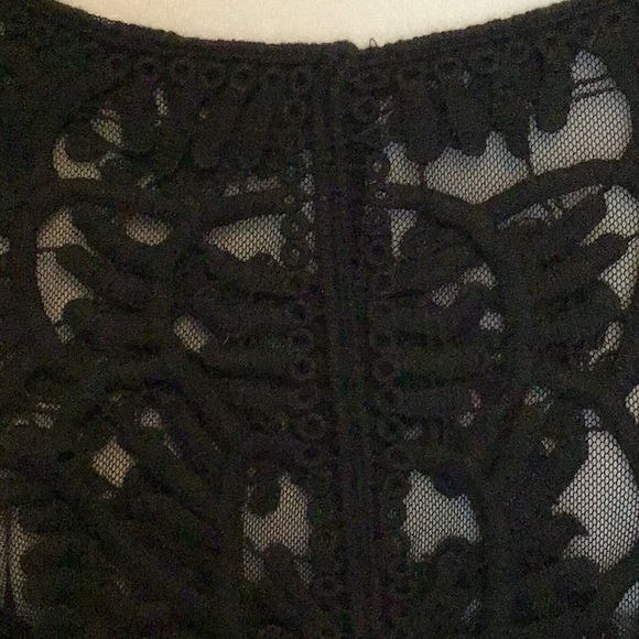 XCVI black lace top, Size Medium/Large - Picture 4 of 9